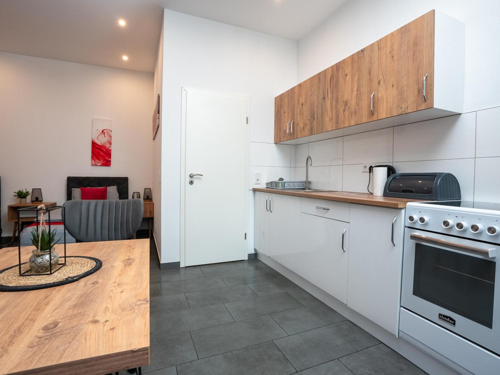 Apartment Serviceroom24 - 2 In Hoch Wlan - Smart-tv - 24-7 Check-in Und Kueche