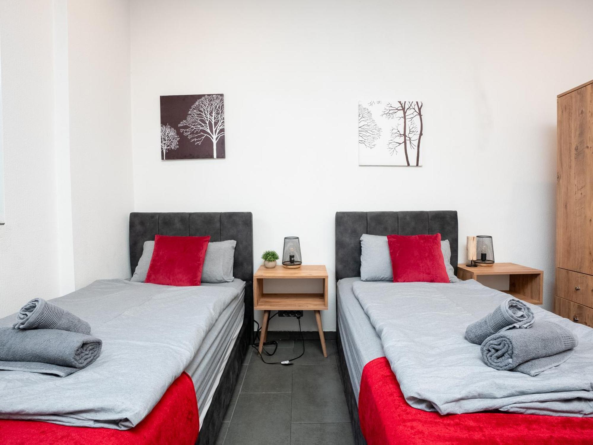 Apartment Serviceroom24 - 2 In Hoch Wlan - Smart-tv - 24-7 Check-in Und Kueche Recklinghausen