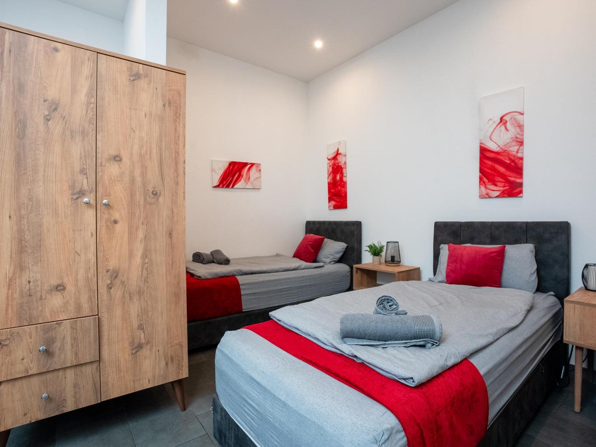 Serviceroom24 - 2 In Hoch Wlan - Smart-tv - 24-7 Check-in Und Kueche Recklinghausen