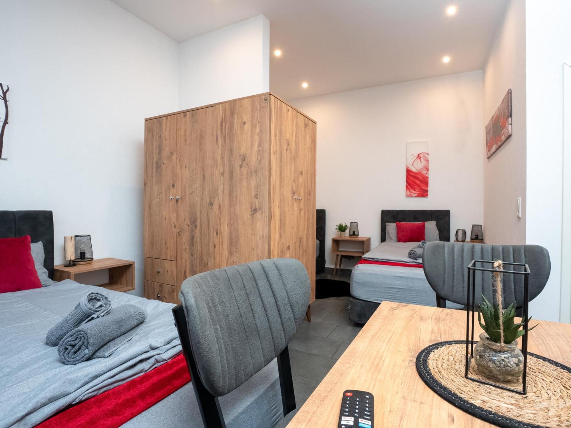 Serviceroom24 - 2 In Hoch Wlan - Smart-tv - 24-7 Check-in Und Kueche Recklinghausen