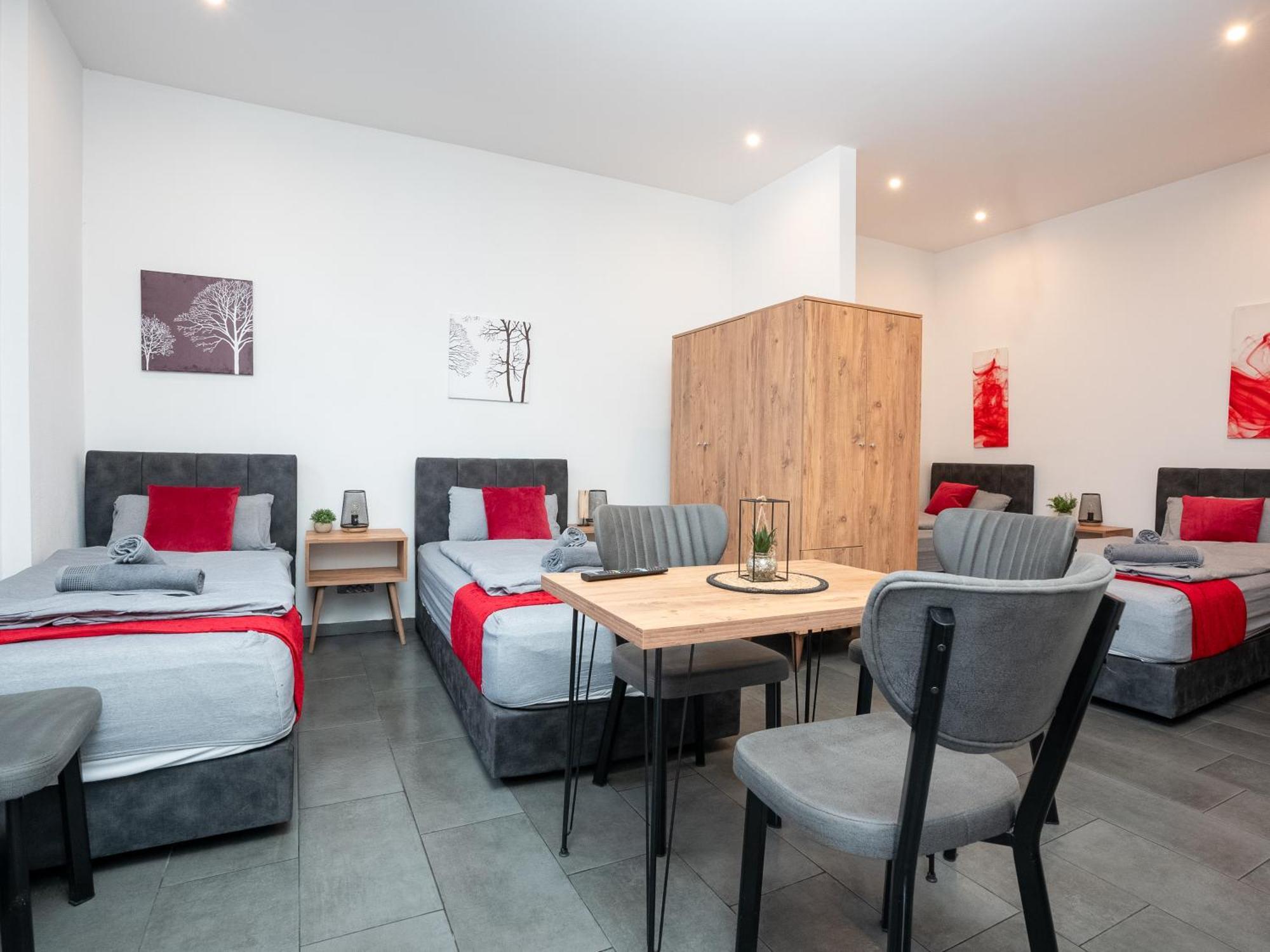 Apartment Serviceroom24 - 2 In Hoch Wlan - Smart-tv - 24-7 Check-in Und Kueche Recklinghausen